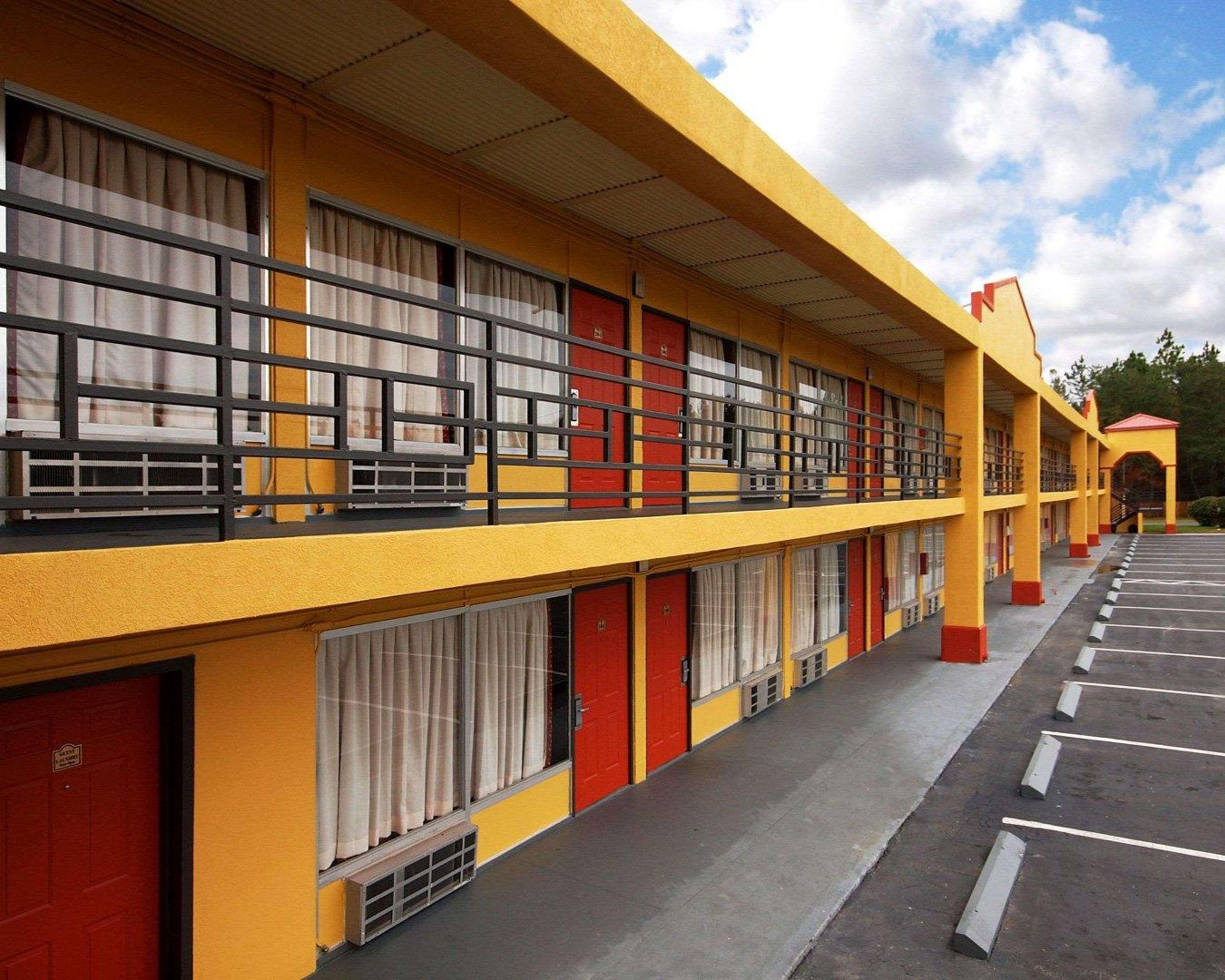 Econo Lodge Perry Exterior photo
